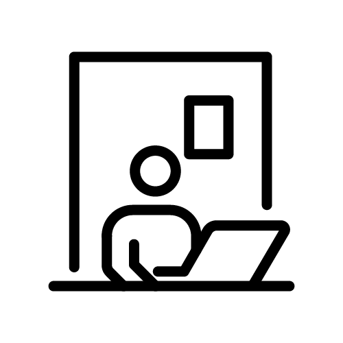 شخص يعمل على جهاز محمول
